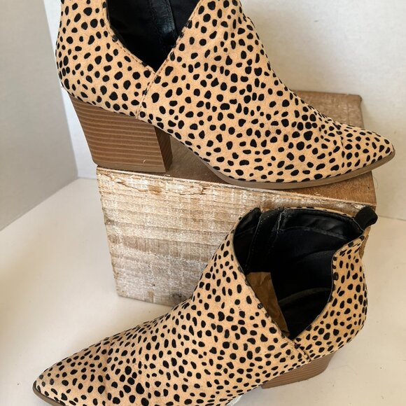 Women`s Shoes - Picture 3 of 5